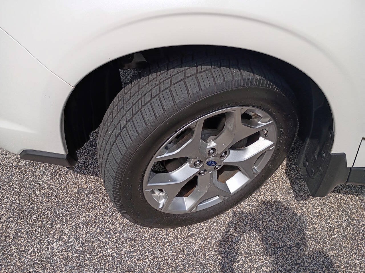 Used 2018 Subaru Forester 2.5i Touring AWD/4WD image 9