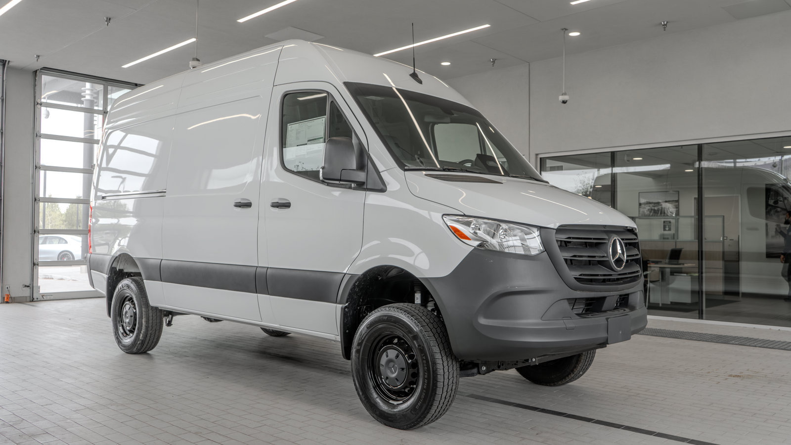 Used 2025 Mercedes-Benz Sprinter 2500 image 11