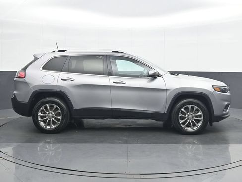 Used 2019 Jeep Cherokee Latitude Plus AWD/4WD image 7