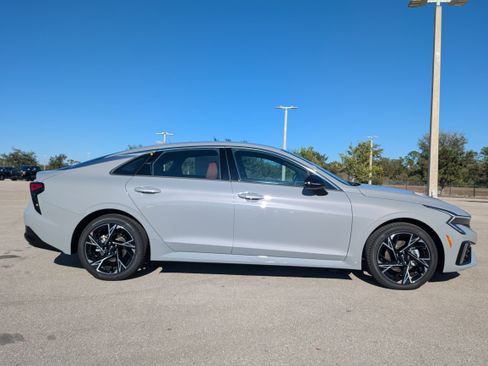 New 2026 Kia K5 GT-Line image 4