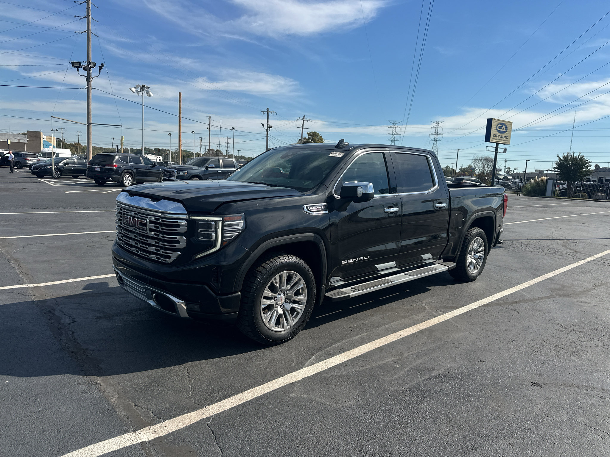 Used 2023 GMC Sierra 1500 Denali AWD/4WD image 1