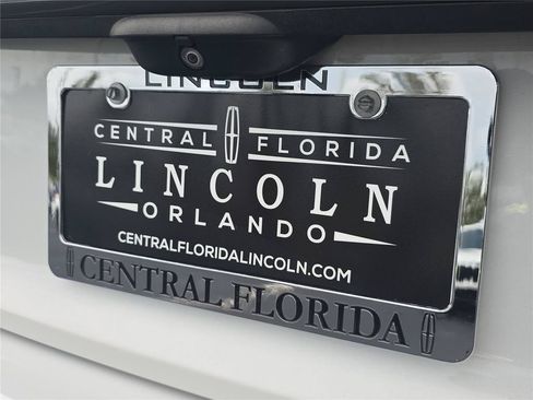 Used 2022 Lincoln Nautilus FWD image 6