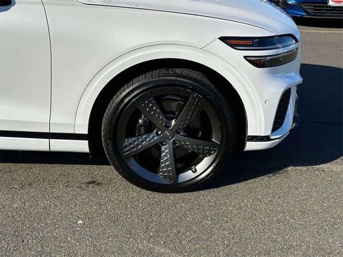 Used 2025 Genesis GV70 3.5T Sport w/ Sport Advanced Package image 7