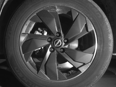 Used 2025 Nissan Rogue SV FWD image 12