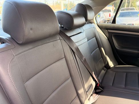 Used 2005 Volkswagen Jetta 2.5 image 15