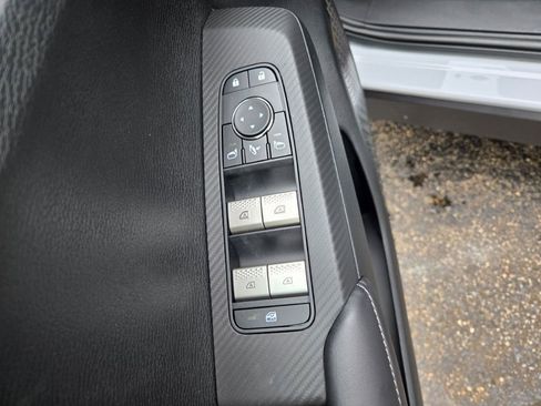 New 2025 Mitsubishi Outlander SE image 20