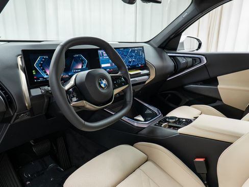 Used 2025 BMW X3 xDrive30i w/ Convenience Package image 12