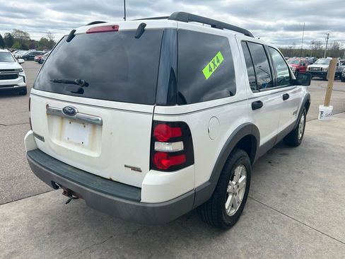 Used 2006 Ford Explorer XLT AWD/4WD image 5