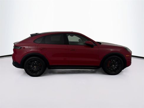 Used 2025 Porsche Cayenne GTS image 4