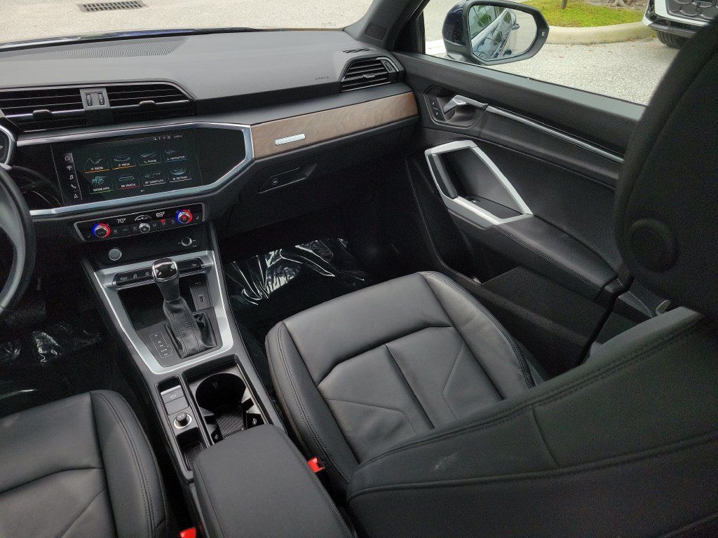 Used 2020 Audi Q3 2.0T Premium Plus AWD/4WD image 24