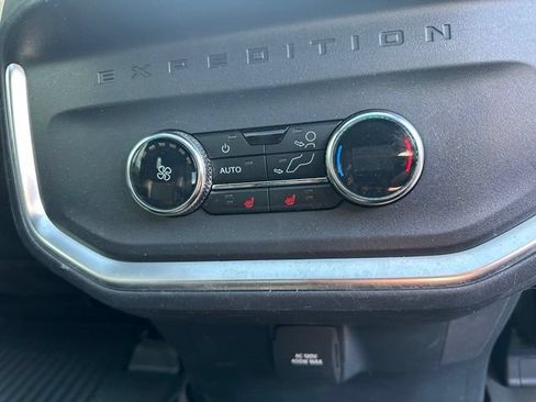 Used 2025 Ford Expedition Tremor AWD/4WD image 21