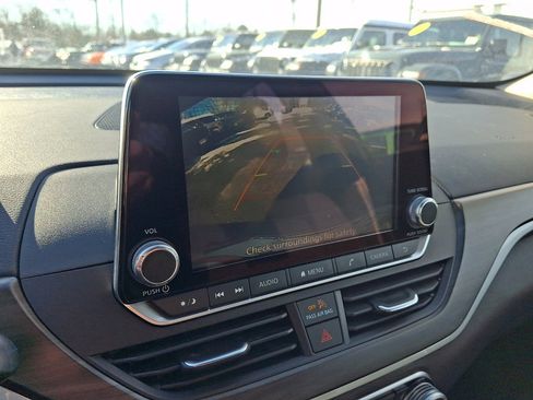 Used 2024 Nissan Altima 2.5 SV image 27