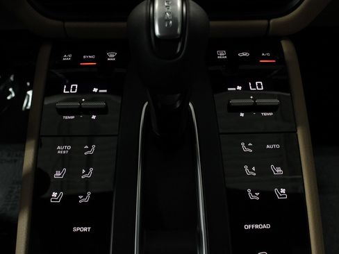 New 2026 Porsche Macan AWD/4WD image 29