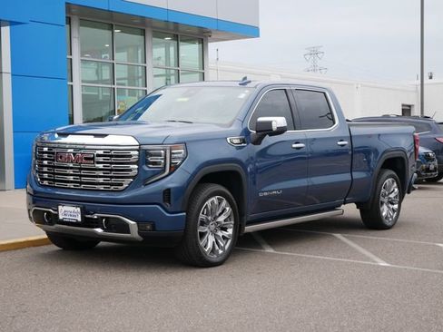 Used 2025 GMC Sierra 1500 Denali w/ Denali Reserve Package AWD/4WD image 2