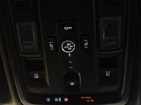 Used 2025 GMC Yukon Denali w/ Denali Reserve Package AWD/4WD image 40