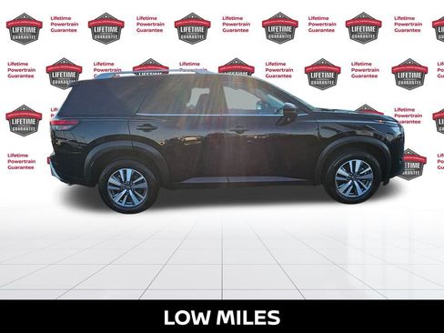 Used 2025 Nissan Pathfinder SL image 7