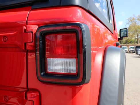 Used 2022 Jeep Wrangler Unlimited Sport image 36