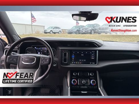 Used 2021 GMC Yukon Denali w/ Denali Premium Package AWD/4WD image 43