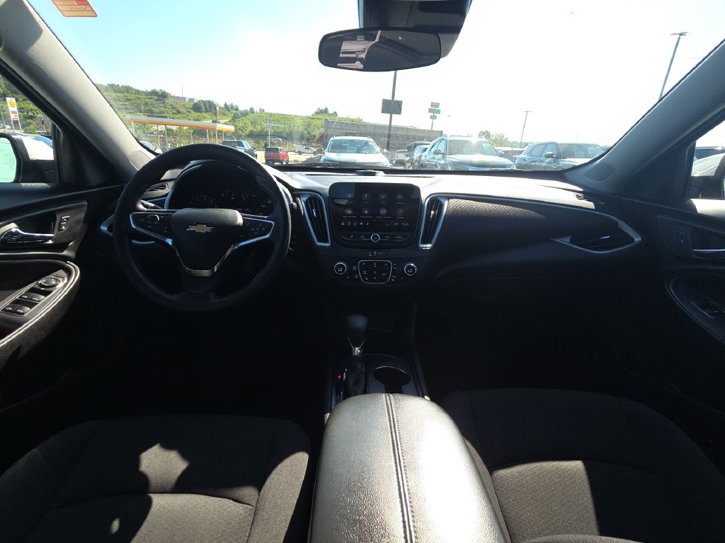 Used 2023 Chevrolet Malibu LT FWD image 29