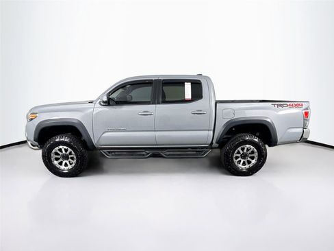 Used 2021 Toyota Tacoma TRD Off-Road AWD/4WD image 12