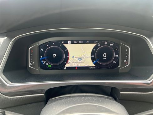 Certified 2024 Volkswagen Tiguan SEL R-Line image 11