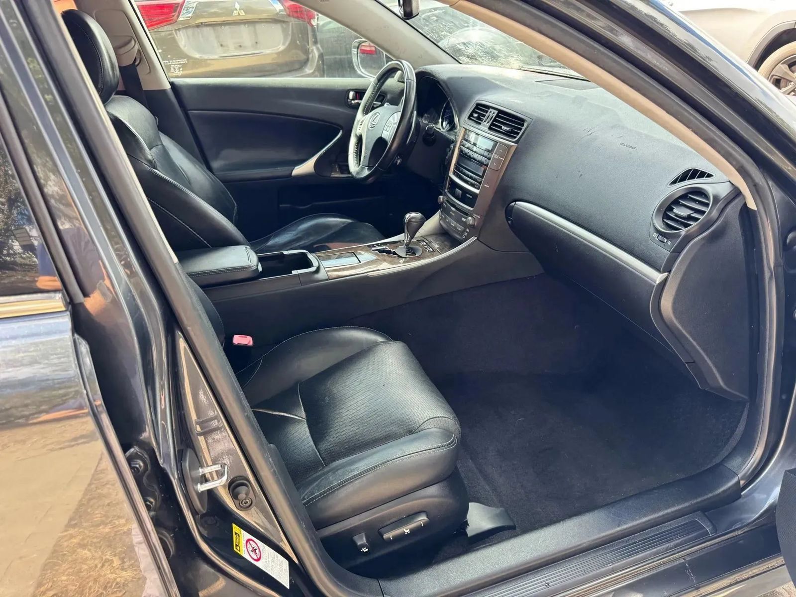 Used 2011 Lexus IS 250 w/ Premium Pkg Value Edition RWD image 24