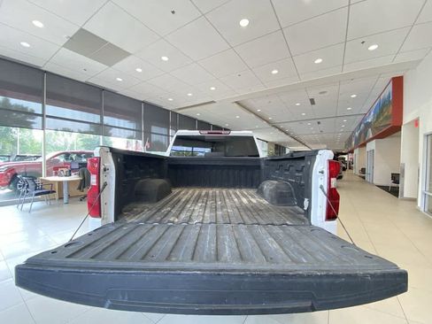 Used 2020 Chevrolet Silverado 1500 LT w/ Convenience Package AWD/4WD image 23
