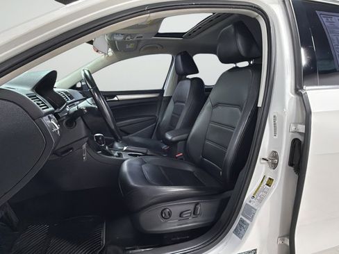 Used 2015 Volkswagen Passat TDI SE image 17