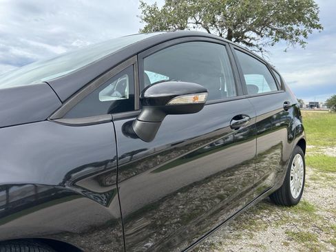 Used 2014 Ford Fiesta SE image 11