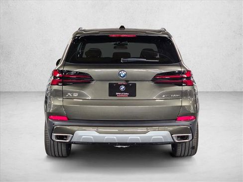 New 2026 BMW X5 xDrive50e image 6