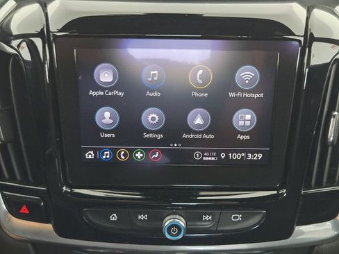 Used 2022 Chevrolet Traverse LT FWD image 18
