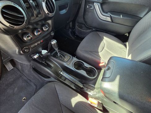 Used 2013 Jeep Wrangler Sport AWD/4WD image 16