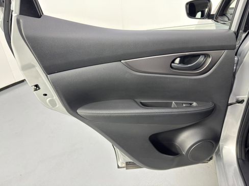 Used 2020 Nissan Rogue Sport S image 36