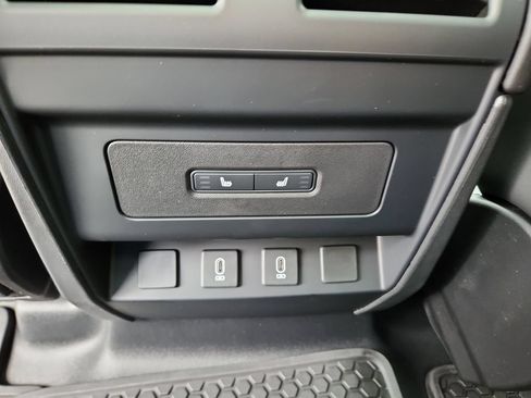 New 2026 Land Rover Defender 110 X-Dynamic SE AWD/4WD image 24
