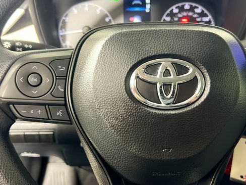 Used 2025 Toyota Corolla LE FWD image 18