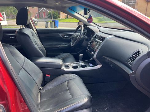 Used 2014 Nissan Altima 2.5 SL w/ Moonroof Package FWD image 9