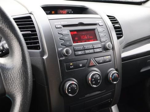Used 2013 Kia Sorento LX AWD/4WD image 13