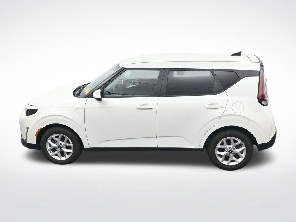 Used 2023 Kia Soul LX w/ Option Group 015 FWD image 29