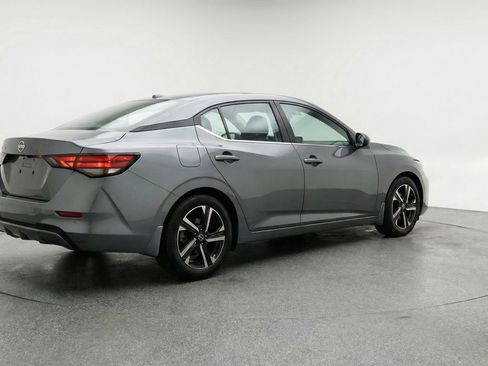 Used 2025 Nissan Sentra SV image 9