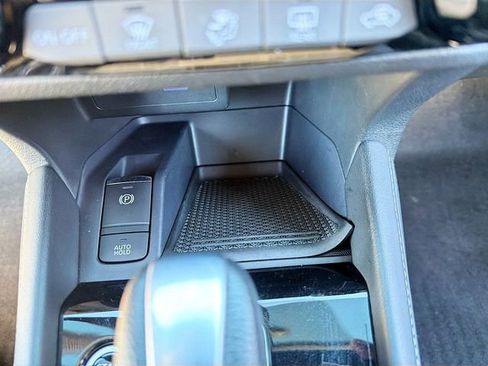 Used 2021 Nissan Kicks SR w/ SR Premium Package image 27