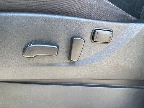Used 2025 Nissan Frontier SV RWD image 46