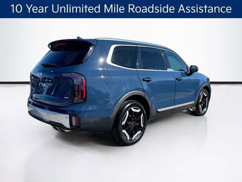Used 2023 Kia Telluride EX w/ EX Captain's Chair Package image 7