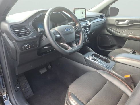 Used 2025 Ford Escape ST-Line Select AWD/4WD image 7