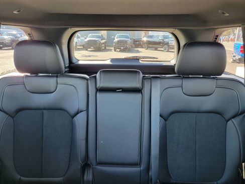 New 2026 Jeep Grand Cherokee Altitude image 24