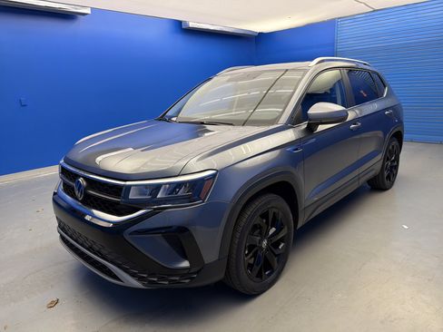 Used 2022 Volkswagen Taos SE image 4