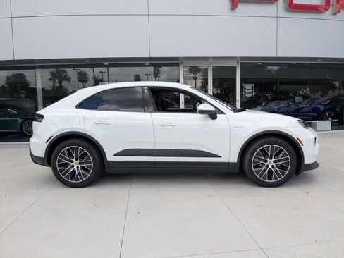 Used 2025 Porsche Macan Electric RWD image 8