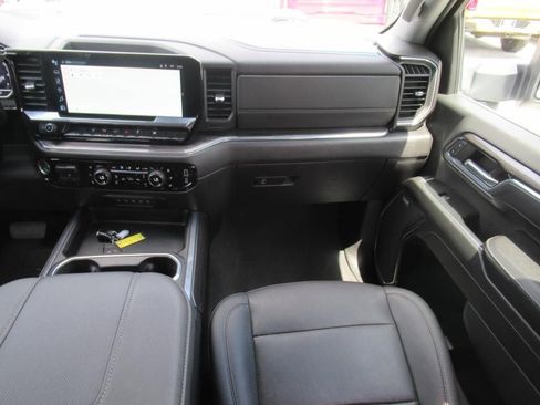 Used 2024 Chevrolet Silverado 2500 LTZ w/ LTZ Convenience Package image 14