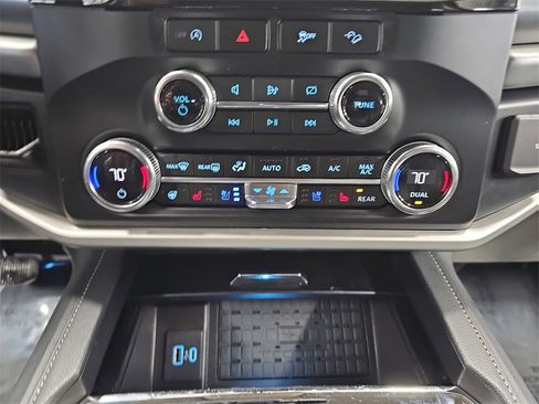 Used 2024 Ford Expedition XLT image 24