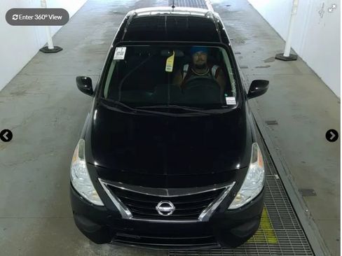 Used 2015 Nissan Versa SV w/ SV Tech Package FWD image 3