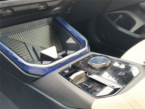 Used 2025 BMW X3 xDrive30i w/ Premium Package image 10